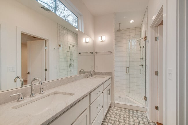 Building Photo - 3107 Mc Combs Ave