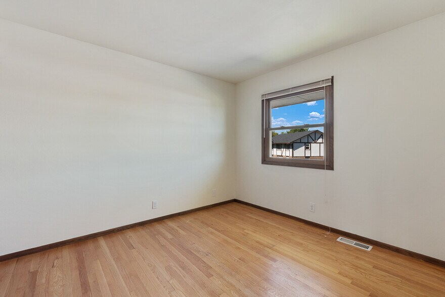Building Photo - 3754 S 81st St