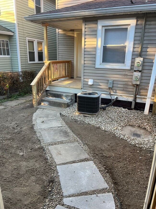 Building Photo - Historic Garfield Park neighborhood with quiet streets and mature trees -