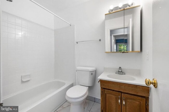 Building Photo - 4825 Nash Dr