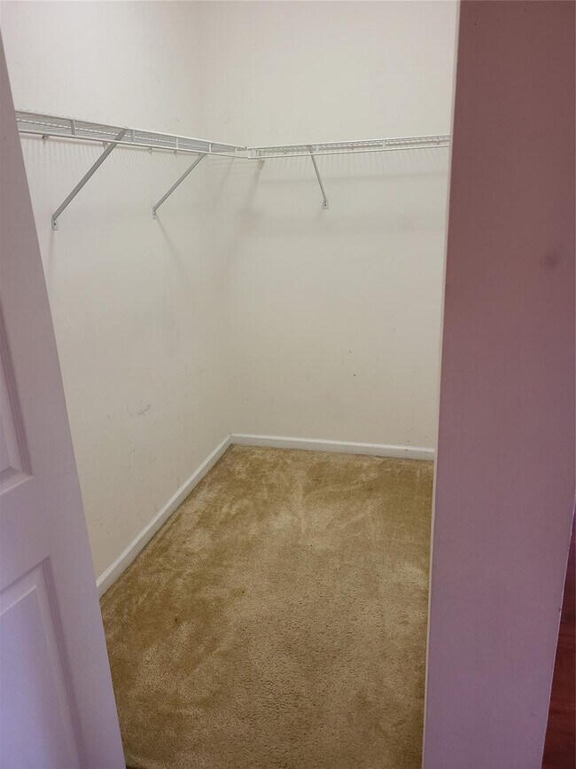 Building Photo - 4740 SW 12th Pl