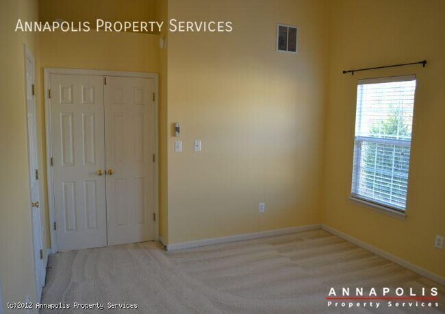 Building Photo - 2701 Thornbrook Ct