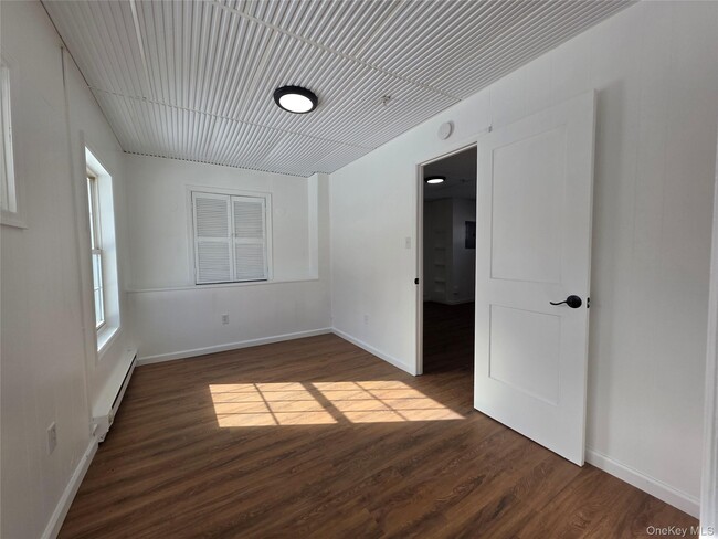 Building Photo - 1265 US-6