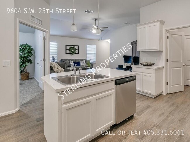 Building Photo - 9604 SW 25th St