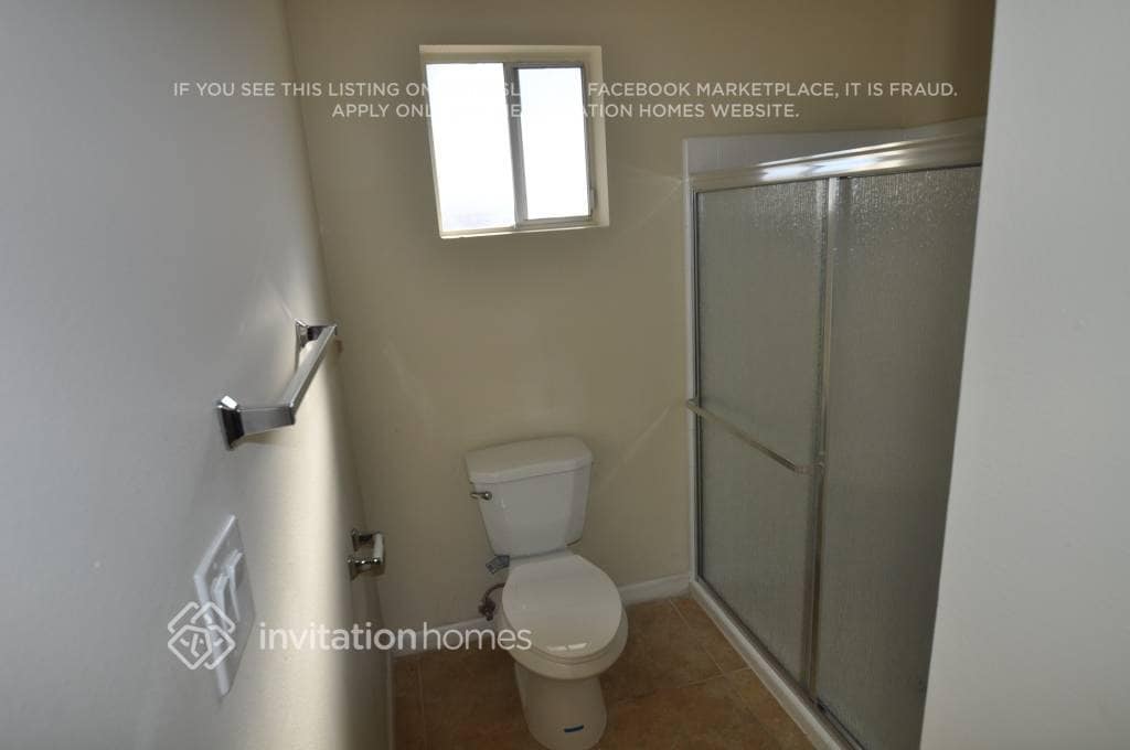 Building Photo - 9811 N 40th Dr