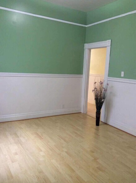 Building Photo - 129 Wetmore St