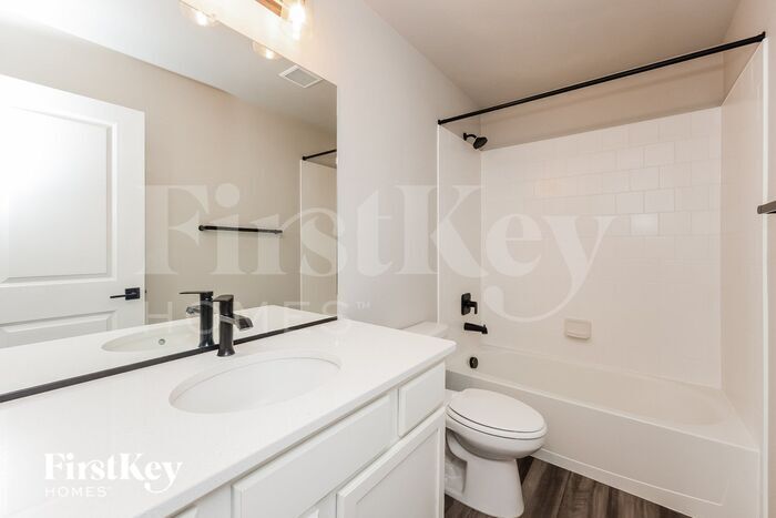 Building Photo - 10153 Luneth Dr