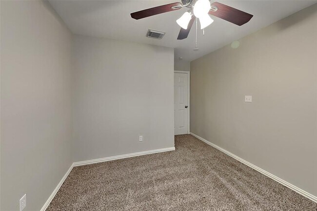 Building Photo - 10103 Golden Meadow Dr