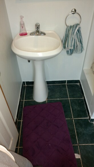 Building Photo - 1 Roberts St