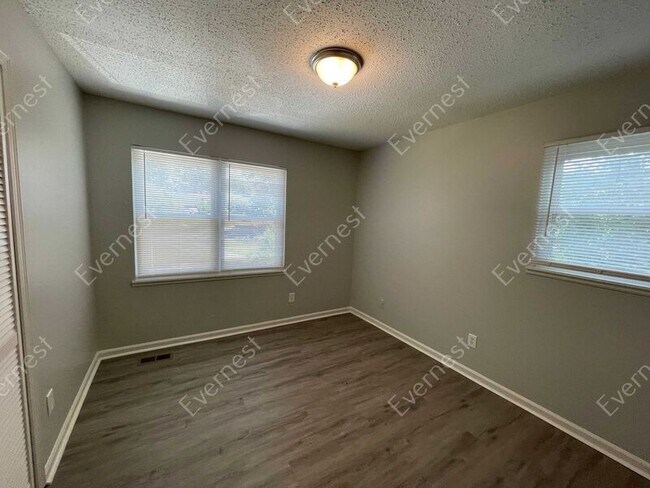 Building Photo - 5201 Mike Dr