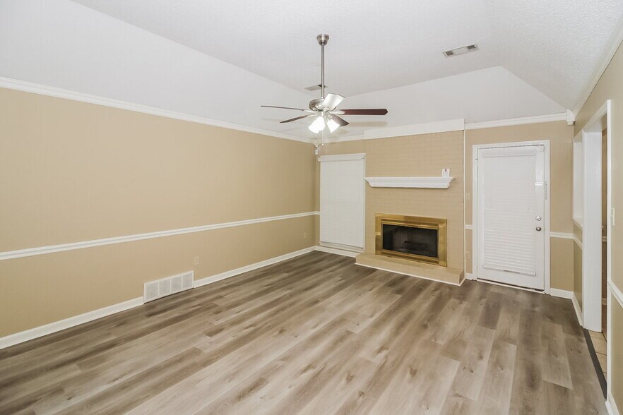 Building Photo - 951 Cully Rd