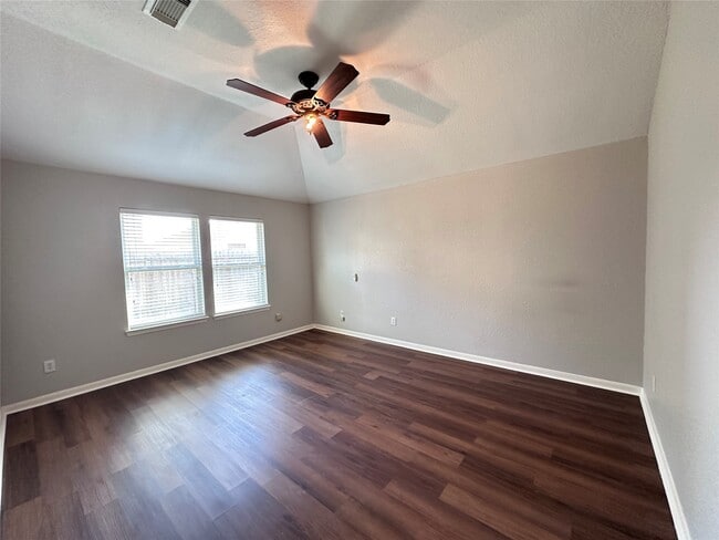 Building Photo - 2303 Summit Meadow Dr