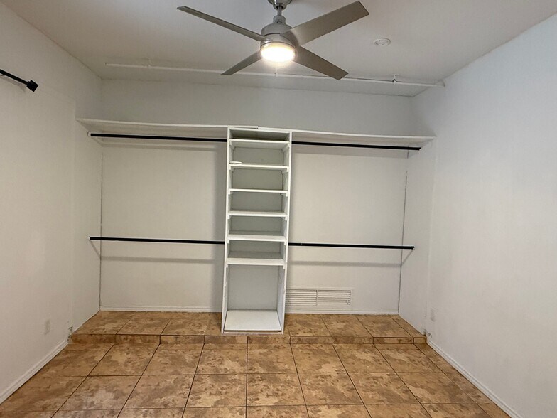 Building Photo - 5110 Ranchero Ln