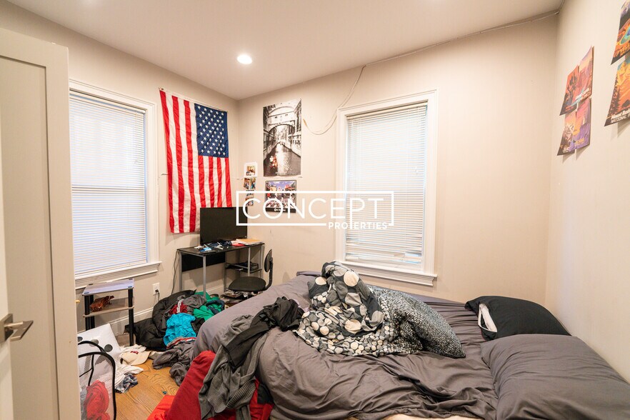 Building Photo - 50 Calumet St