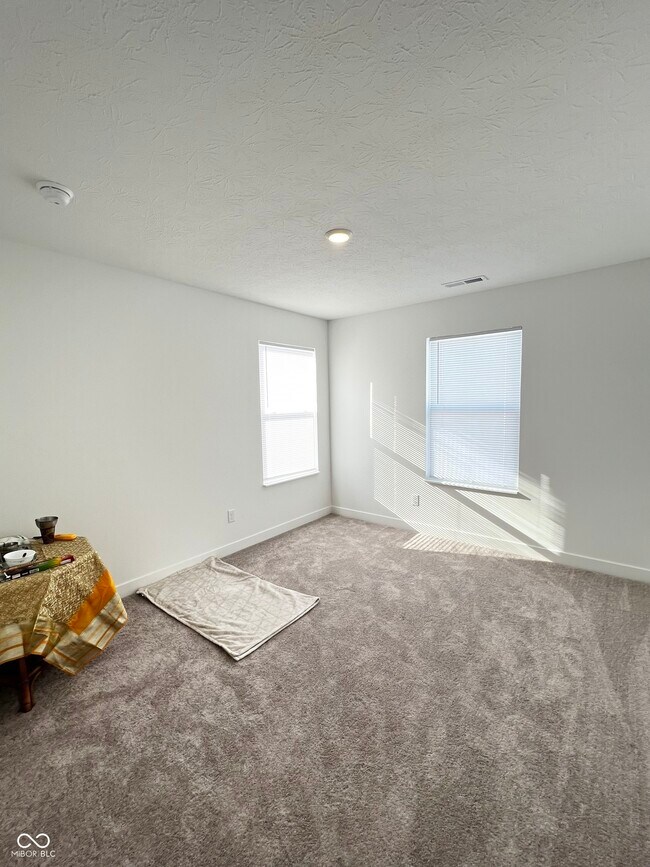 Building Photo - 2725 Linwood Ave