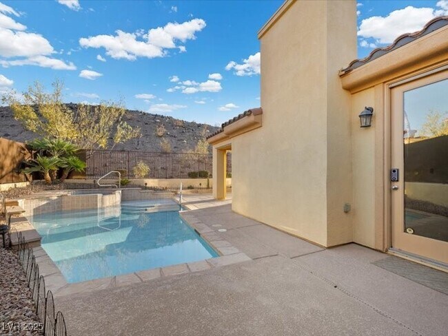 Building Photo - 1159 Calcione Dr
