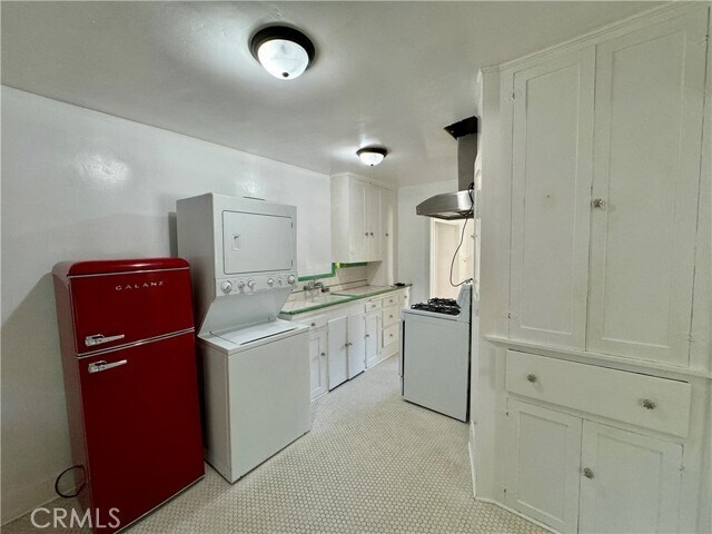 Building Photo - 1712 Gillette Crescent