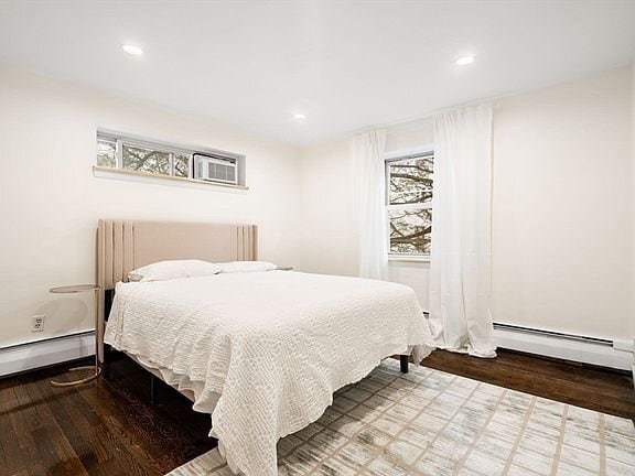 Building Photo - 8 Commonwealth Ct