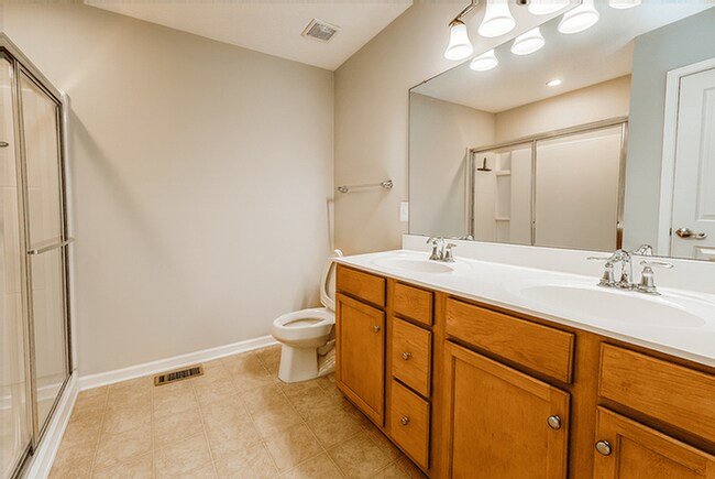 Building Photo - 240 Irongate Dr