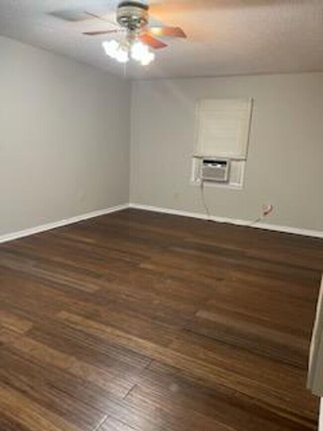 Building Photo - Stunning 4-Bedroom Home in Memphis - Space, Comfort & Style!