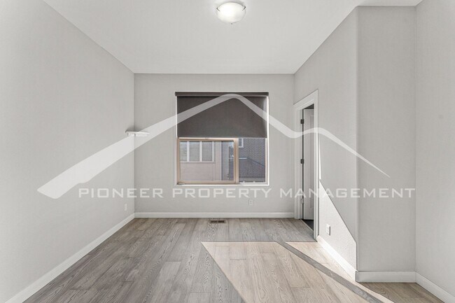Building Photo - 6996 W Alaska Dr