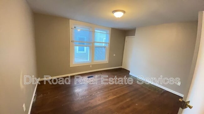 Building Photo - 879 Rockdale Ave