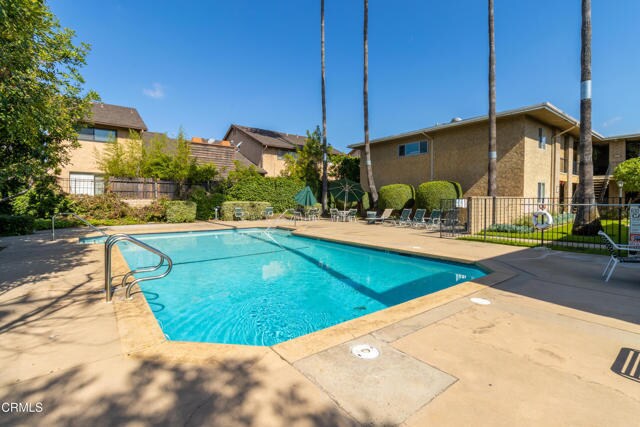 Building Photo - 630 W Huntington Dr