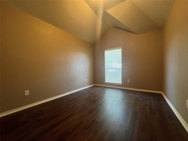 Building Photo - 2123 Castle Gardens Ln