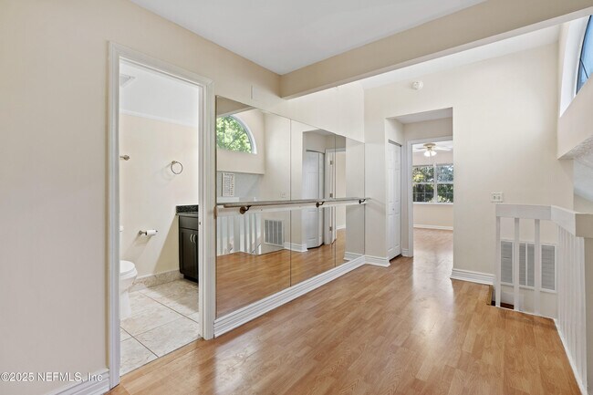 Building Photo - 9960 Moorings Dr