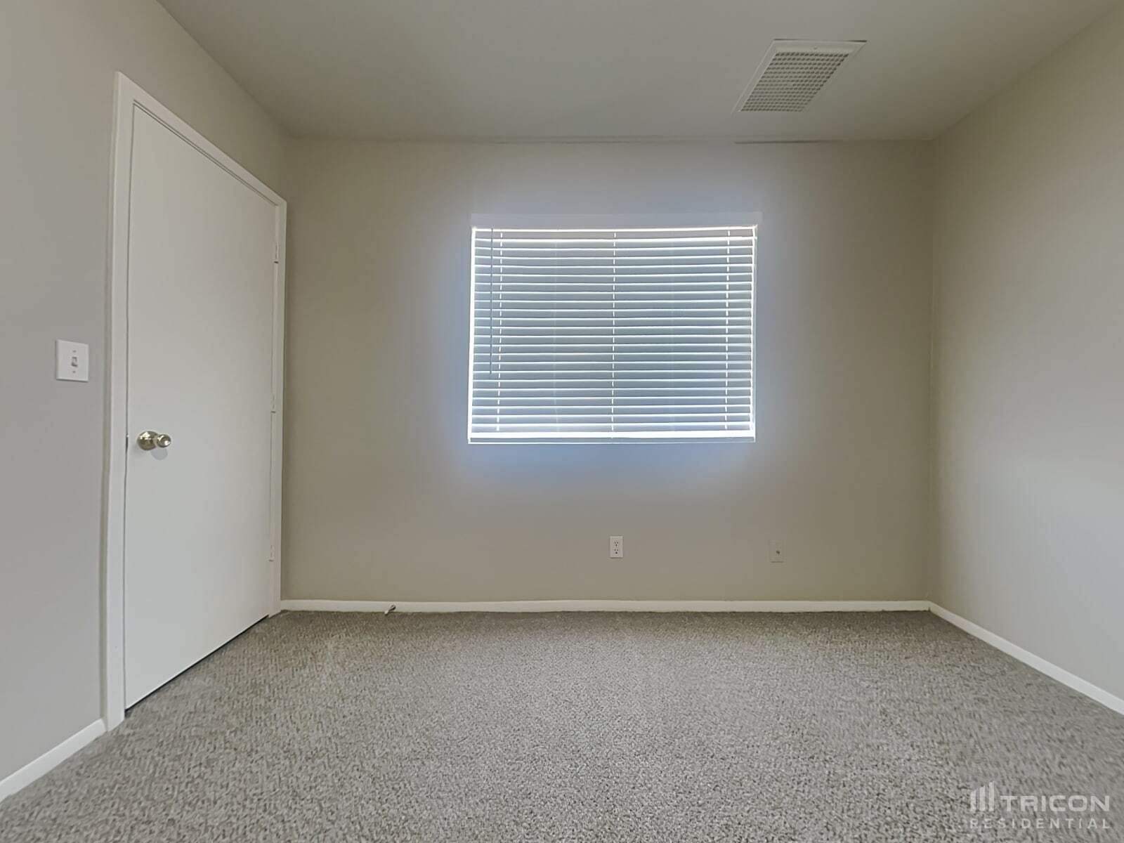 Building Photo - 4432 N 86th Dr