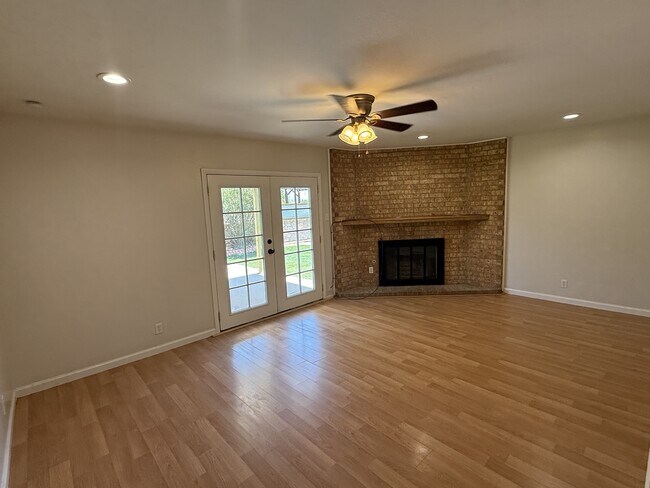 Building Photo - 7201 Armistad Ave