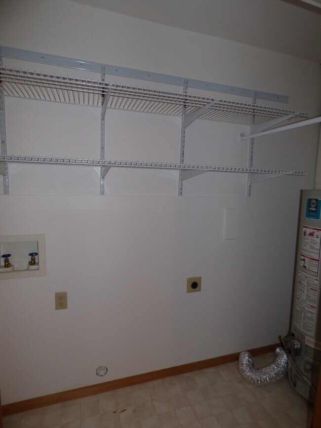 Building Photo - 2 Bedroom Townhome in Northwest Loveland