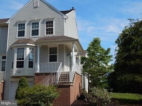 Building Photo - 862 N Waterford Ln