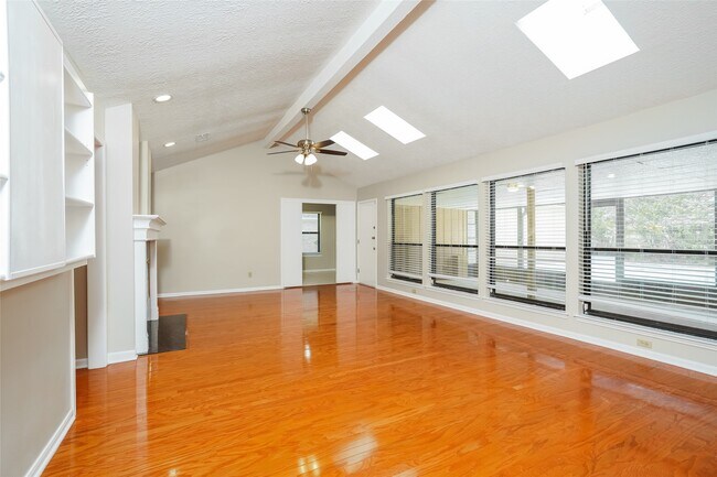 Building Photo - 12502 Olympia Dr