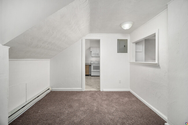 Building Photo - 1270 Old Buckroe Rd