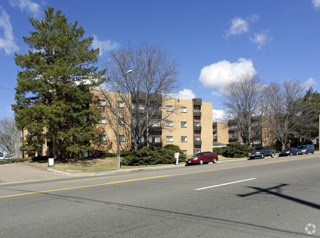 Building Photo - Lakeview Apts