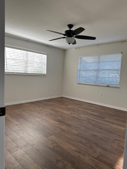 Building Photo - 4864 NW 27th St