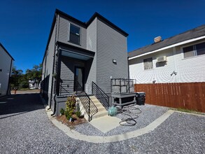 Building Photo - 2431 Franklin Ave