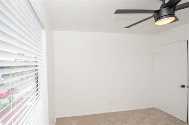 Building Photo - Encinitas 4br  2 car garage granite kitchen Huge Yard Home Remodeled TEXT 858-774-1574 $6290