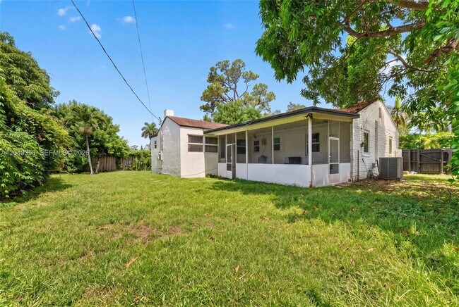 Building Photo - 5800 SW 61st St