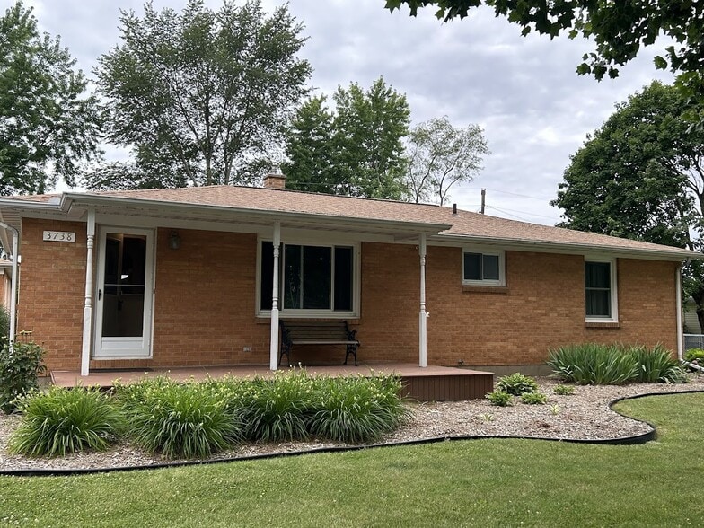 Building Photo - 3738 Green Acre Dr