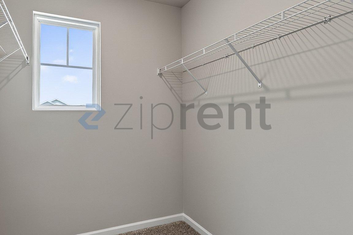 Building Photo - Unit