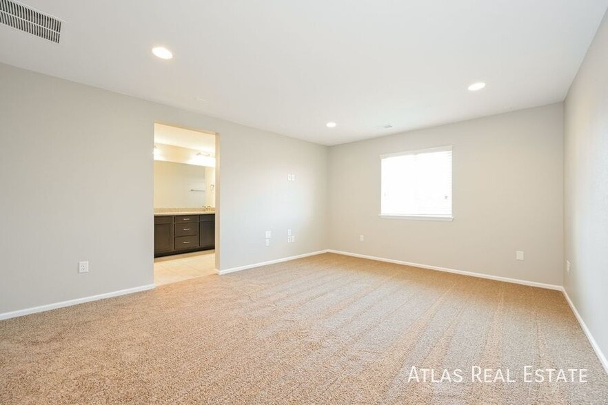 Building Photo - 7255 S Millbrook Ct