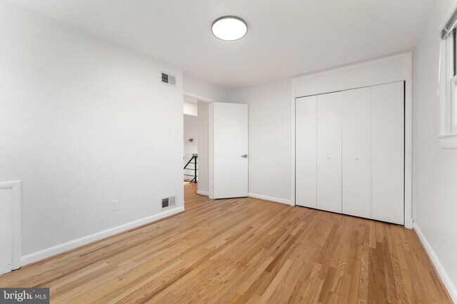 Building Photo - 6337 Beryl Rd