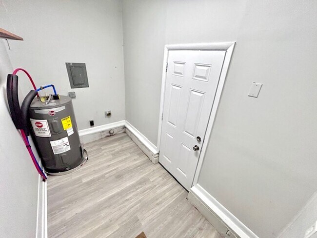 Building Photo - 3218 Teton Dr NW