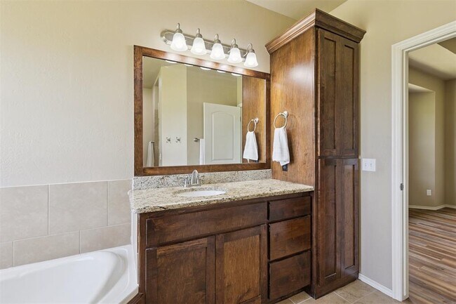 Building Photo - 13640 Ridge View Ln