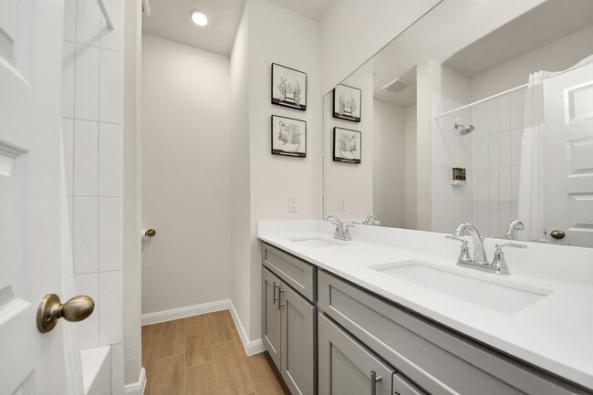 Building Photo - 14967 Eagle Feather Dr