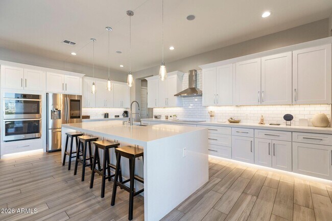 Building Photo - 2252 E South Mountain Ave