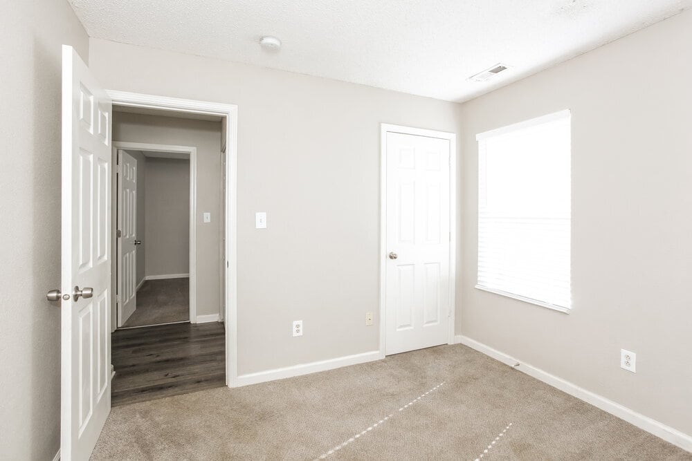 Building Photo - 5558 Wild Horse Dr