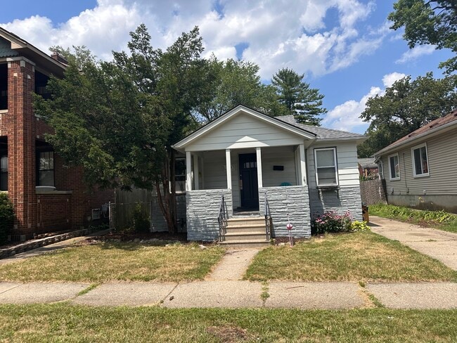 Primary Photo - 143 E Drayton St